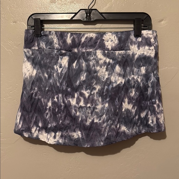 Athleta Blue and White Tie-Dye Tennis Skirt Medium - Picture 4 of 7